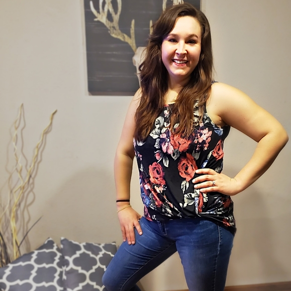 Floral Tank Top - Picture 4 of 6